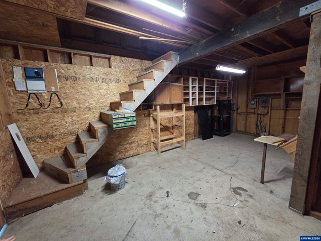 4085 Glenwood Dr SE, Salem, OR 97317