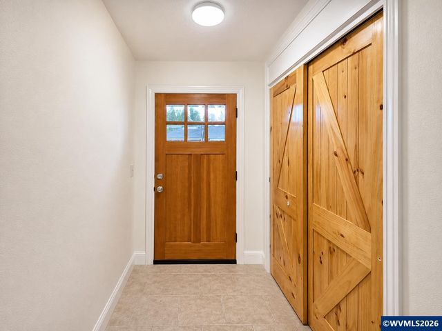 4085 Glenwood Dr SE, Salem, OR 97317