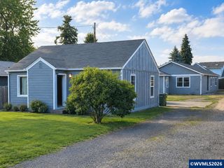 4085 Glenwood Dr SE, Salem, OR 97317