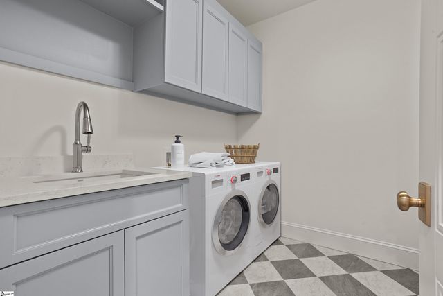 14 Hidden Hills Drive, Greenville, SC 29605