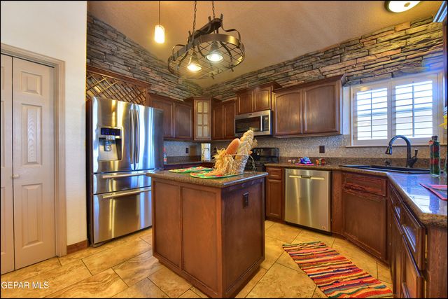 13465 Emerald Reef Drive, El Paso, TX 79928