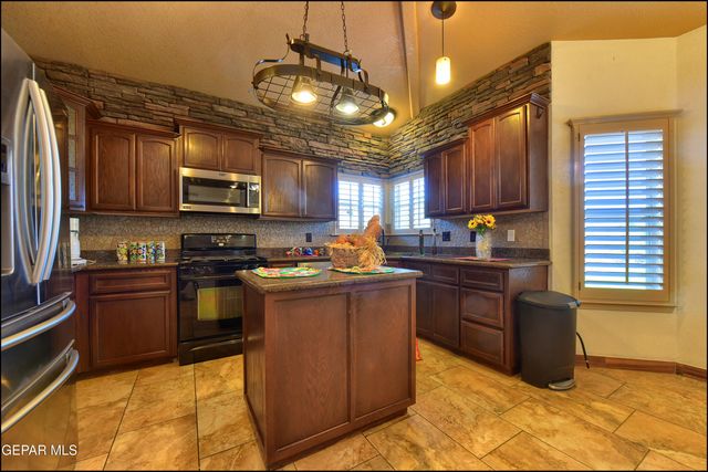 13465 Emerald Reef Drive, El Paso, TX 79928