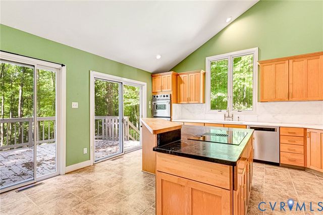 13033 Little Bridge Dr, Doswell, VA 23047