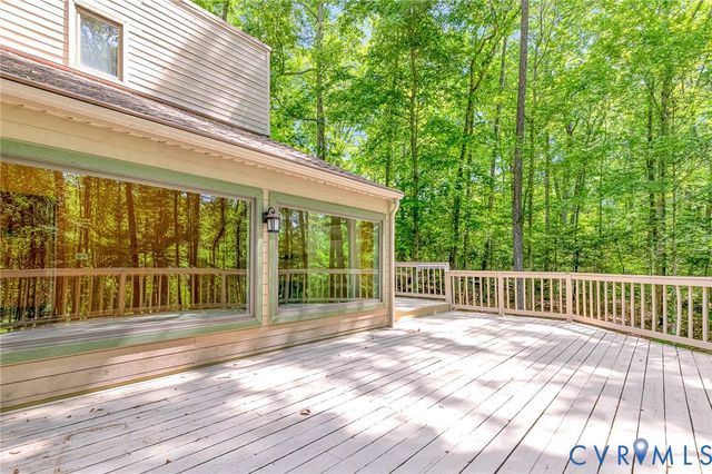 13033 Little Bridge Dr, Doswell, VA 23047