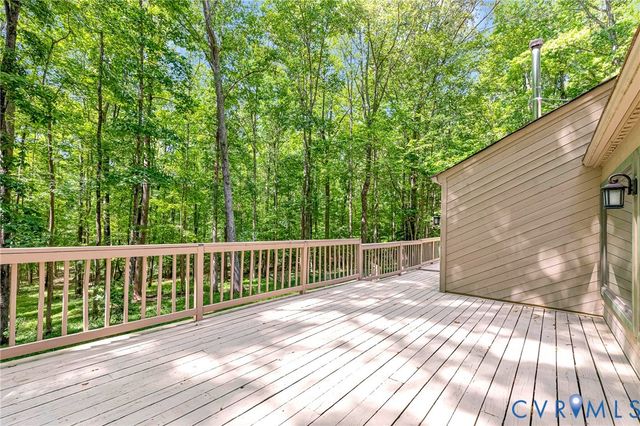 13033 Little Bridge Dr, Doswell, VA 23047