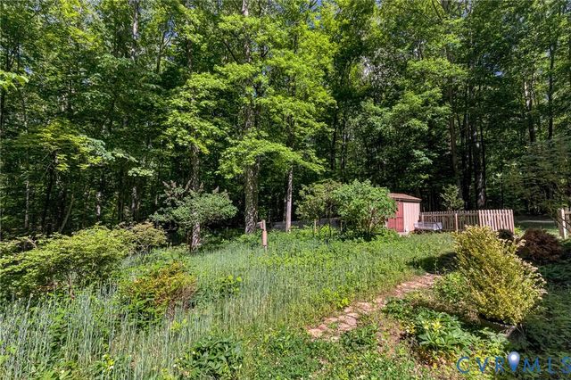 13033 Little Bridge Dr, Doswell, VA 23047