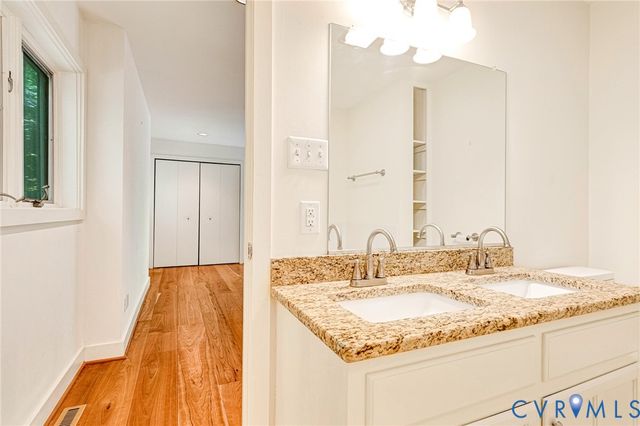 13033 Little Bridge Dr, Doswell, VA 23047