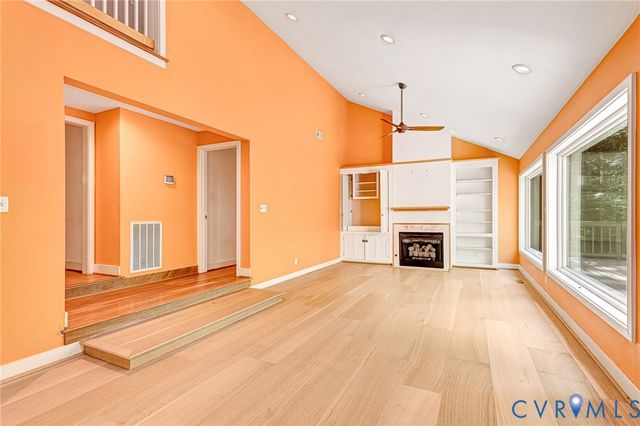 13033 Little Bridge Dr, Doswell, VA 23047