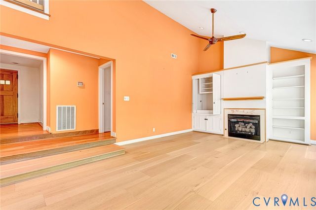 13033 Little Bridge Dr, Doswell, VA 23047