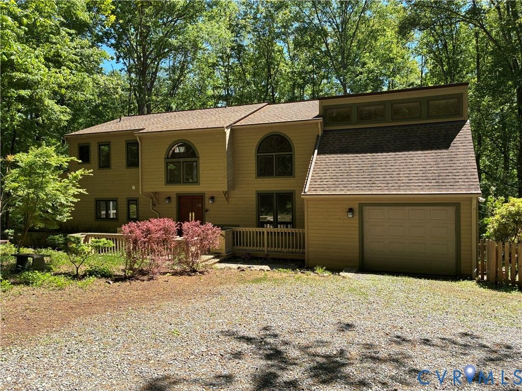 13033 Little Bridge Dr, Doswell, VA 23047