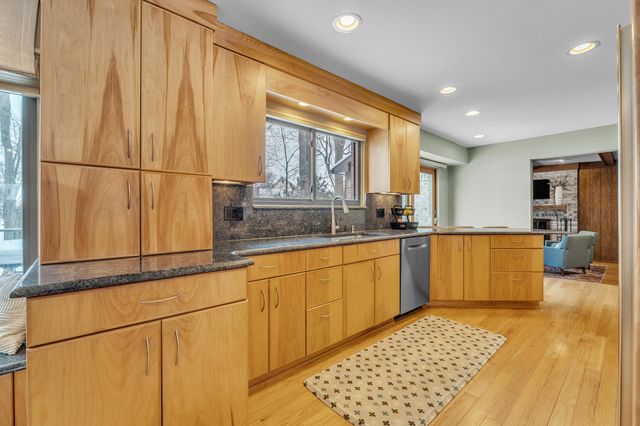 34069 Fairfax Drive, Livonia City, MI 48152