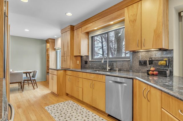 34069 Fairfax Drive, Livonia City, MI 48152