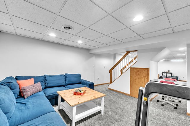 34069 Fairfax Drive, Livonia City, MI 48152