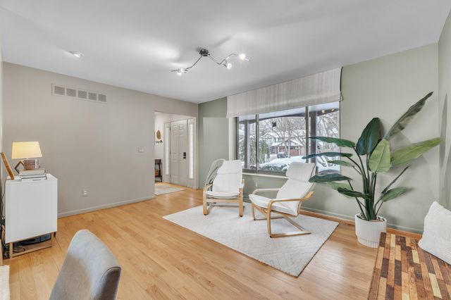 34069 Fairfax Drive, Livonia City, MI 48152