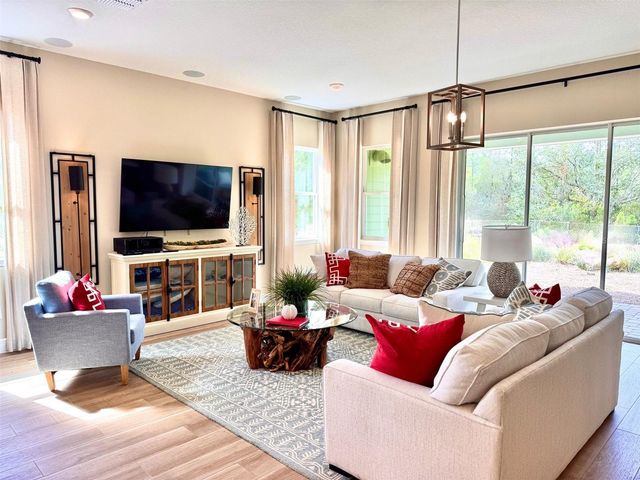 6402 ROVER WAY, St Cloud, FL 34771