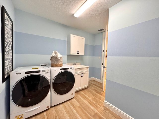 6402 ROVER WAY, St Cloud, FL 34771