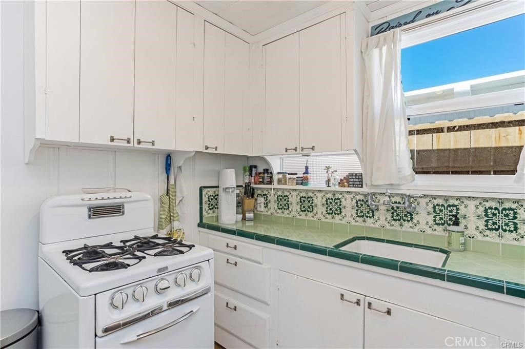 Image 13 of property listing at 31711 Fairview Road, Laguna Beach, CA 92651