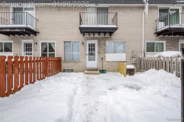 28028 Universal Drive, Warren, MI 48092