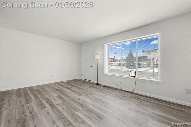 28028 Universal Drive, Warren, MI 48092