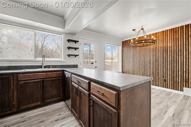 28028 Universal Drive, Warren, MI 48092