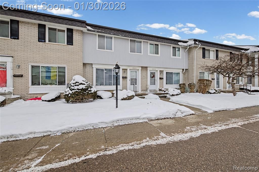 28028 Universal Drive, Warren, MI 48092