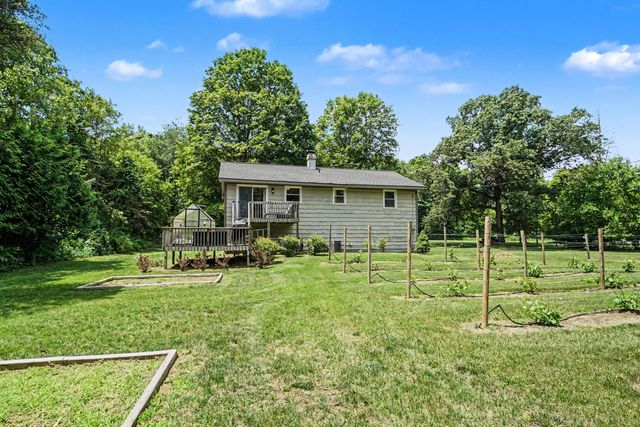 47641 County Road 653, Paw Paw, MI 49079