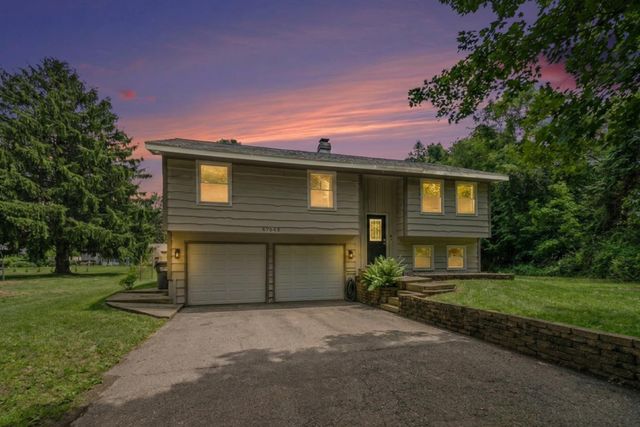 47641 County Road 653, Paw Paw, MI 49079