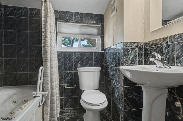 3 Darwin Rd, Franklin Twp., NJ 08873