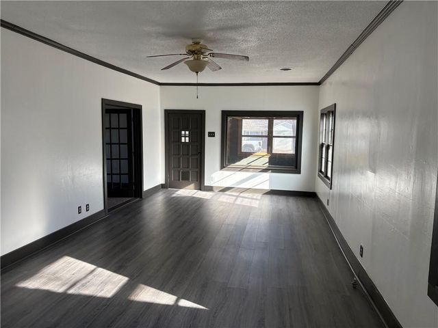 114 S High Street, Arma, KS 66712