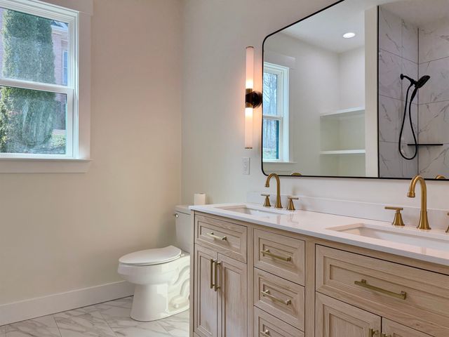 766 E Long Bay Drive, Inman, SC 29349