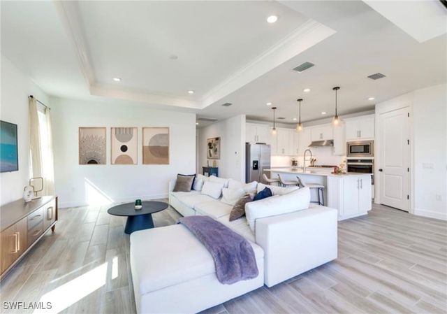 20419 Pebble Glen DR, Estero, FL 33928