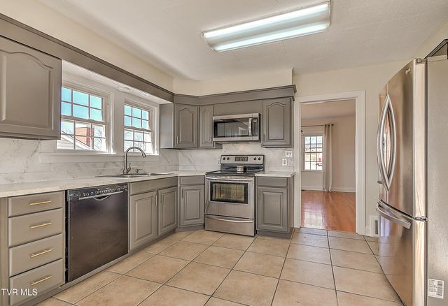 161 West Sevier Avenue, Kingsport, TN 37660