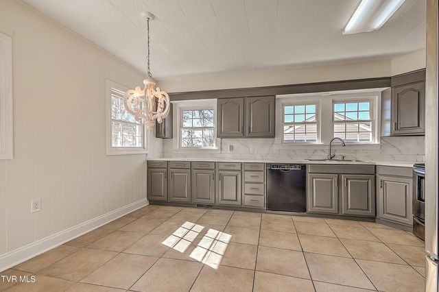 161 West Sevier Avenue, Kingsport, TN 37660