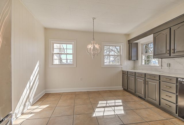 161 West Sevier Avenue, Kingsport, TN 37660