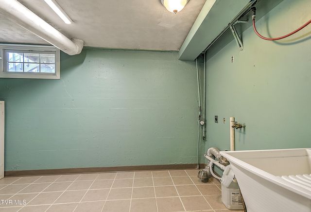 161 West Sevier Avenue, Kingsport, TN 37660