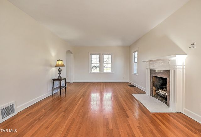 161 West Sevier Avenue, Kingsport, TN 37660