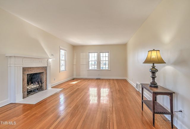 161 West Sevier Avenue, Kingsport, TN 37660