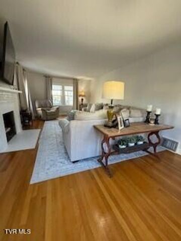 161 West Sevier Avenue, Kingsport, TN 37660