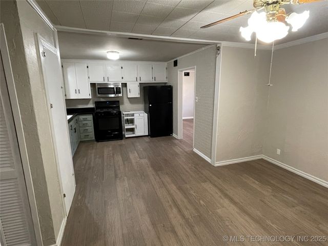 329 S 45th West Avenue, Tulsa, OK 74127