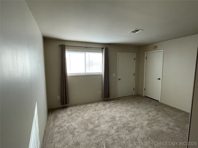 329 S 45th West Avenue, Tulsa, OK 74127