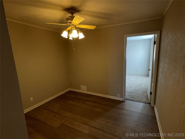 329 S 45th West Avenue, Tulsa, OK 74127