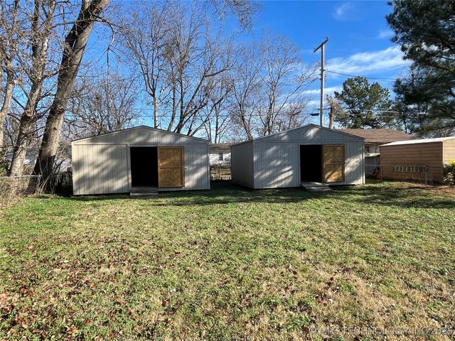 329 S 45th West Avenue, Tulsa, OK 74127