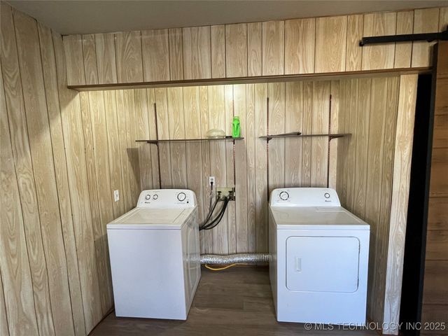 329 S 45th West Avenue, Tulsa, OK 74127