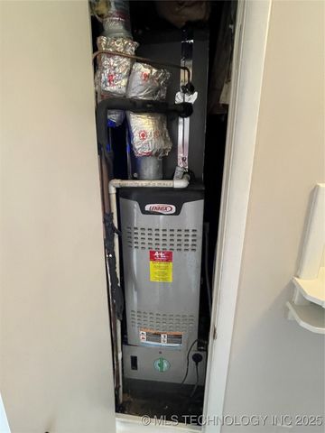 329 S 45th West Avenue, Tulsa, OK 74127