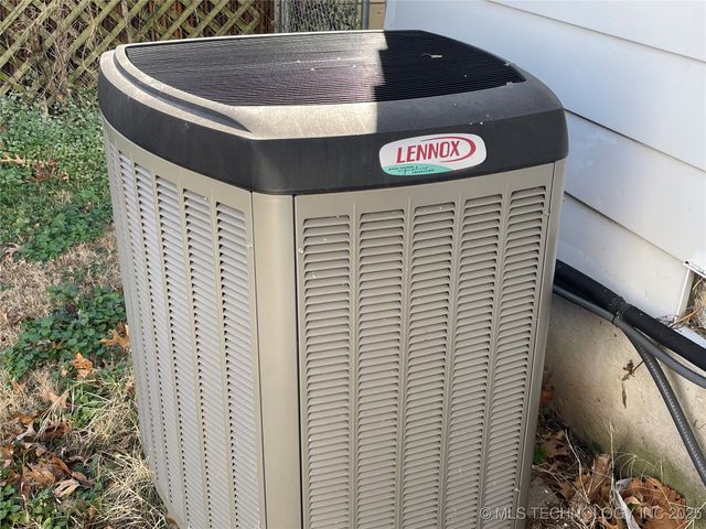 329 S 45th West Avenue, Tulsa, OK 74127