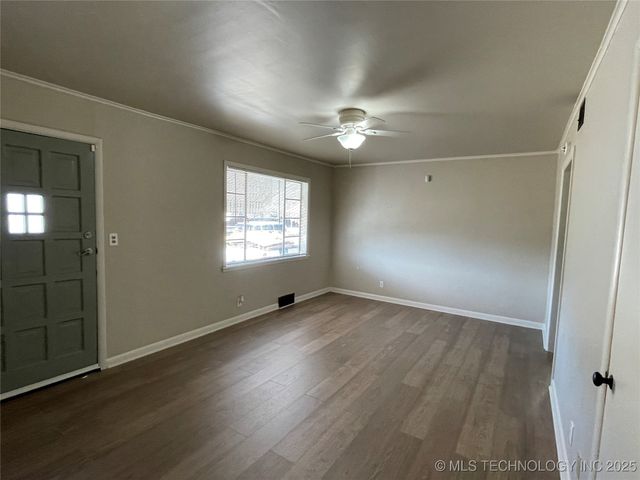 329 S 45th West Avenue, Tulsa, OK 74127