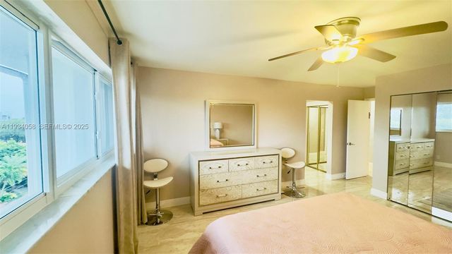 329 SE 3rd St 502S, Hallandale Beach, FL 33009