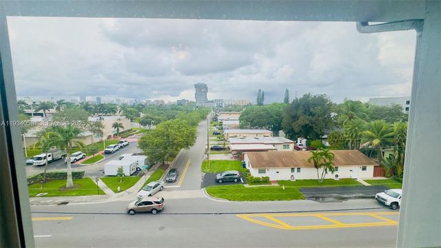 329 SE 3rd St 502S, Hallandale Beach, FL 33009