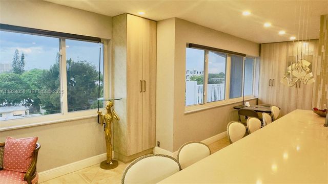 329 SE 3rd St 502S, Hallandale Beach, FL 33009