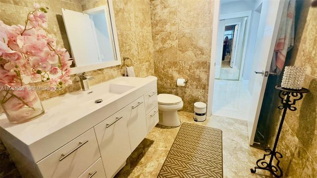 329 SE 3rd St 502S, Hallandale Beach, FL 33009